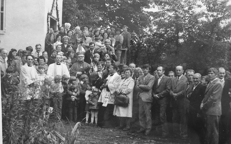 parafia polskokatolicka 1_62.jpg - Rok 1981. Uroczyste obchody w parafii 60 lat powstania Kościoła Narodowego w Polsce z ks. inf  Antonim Pietrzykiem